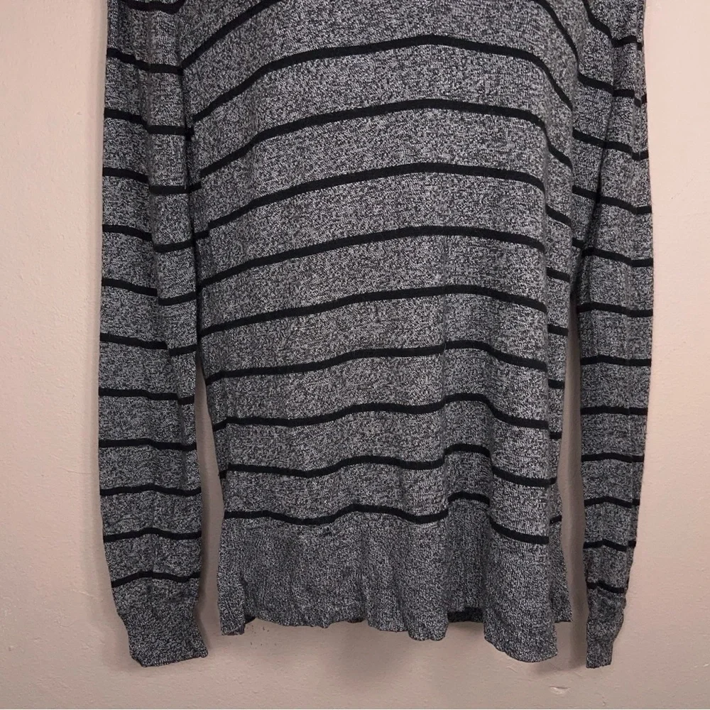 Large Mossimo Grey Black Striped Long Sleeve Sweater Vneck Knit Womens Academia